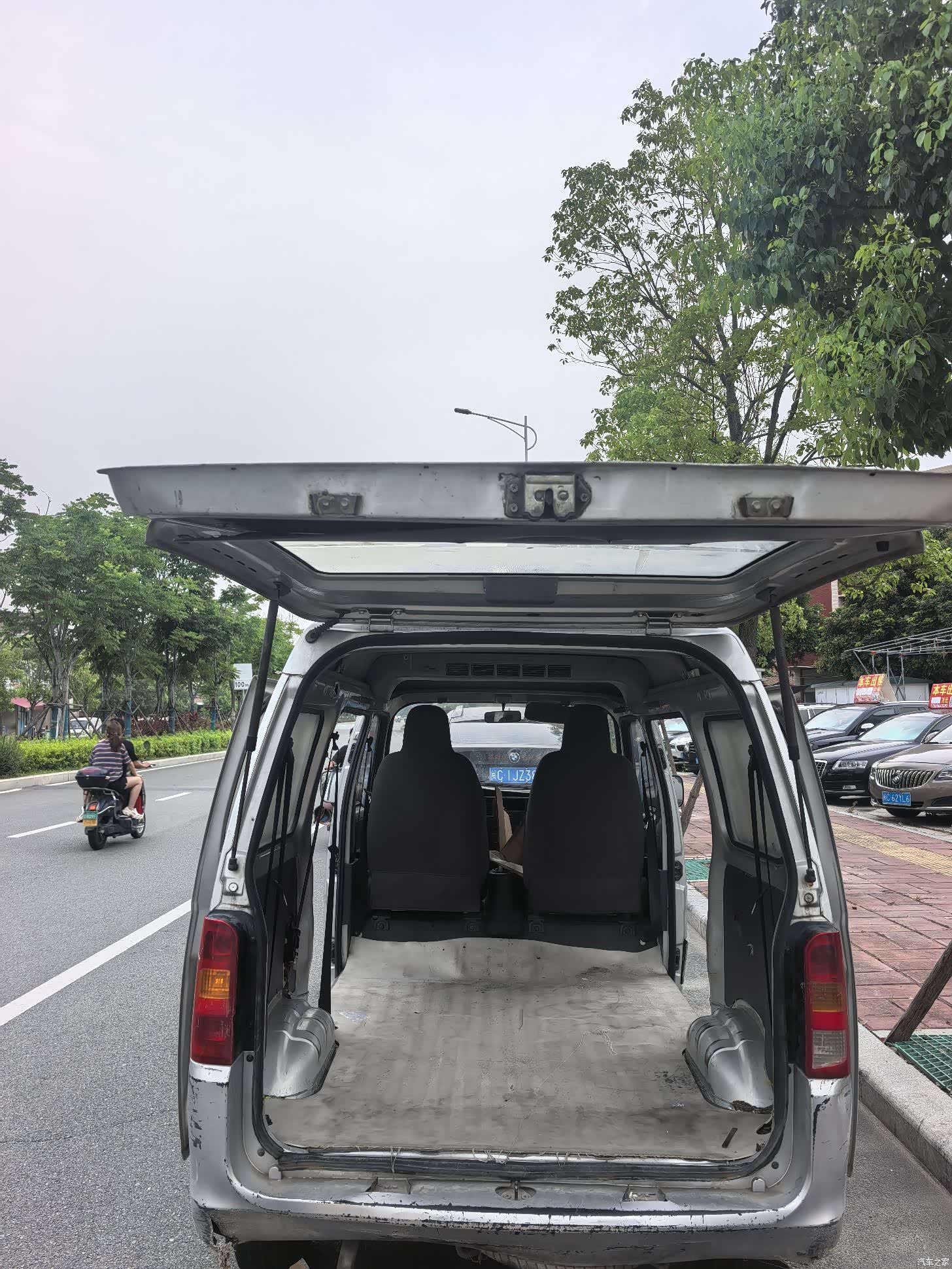 Wuling LSI, 2017 9