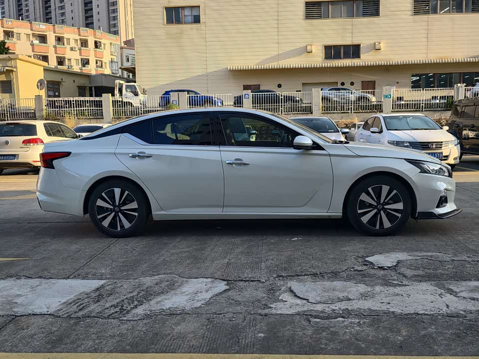 Nissan Teana