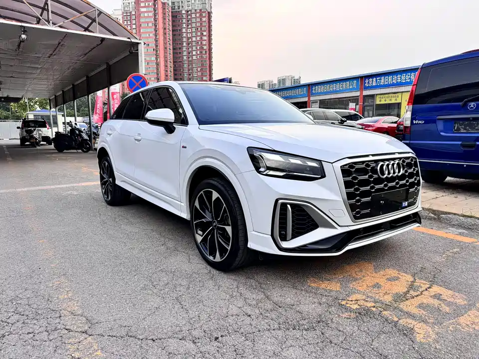 Audi Q2L