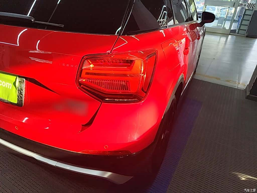 Audi Q2L, 2019 8