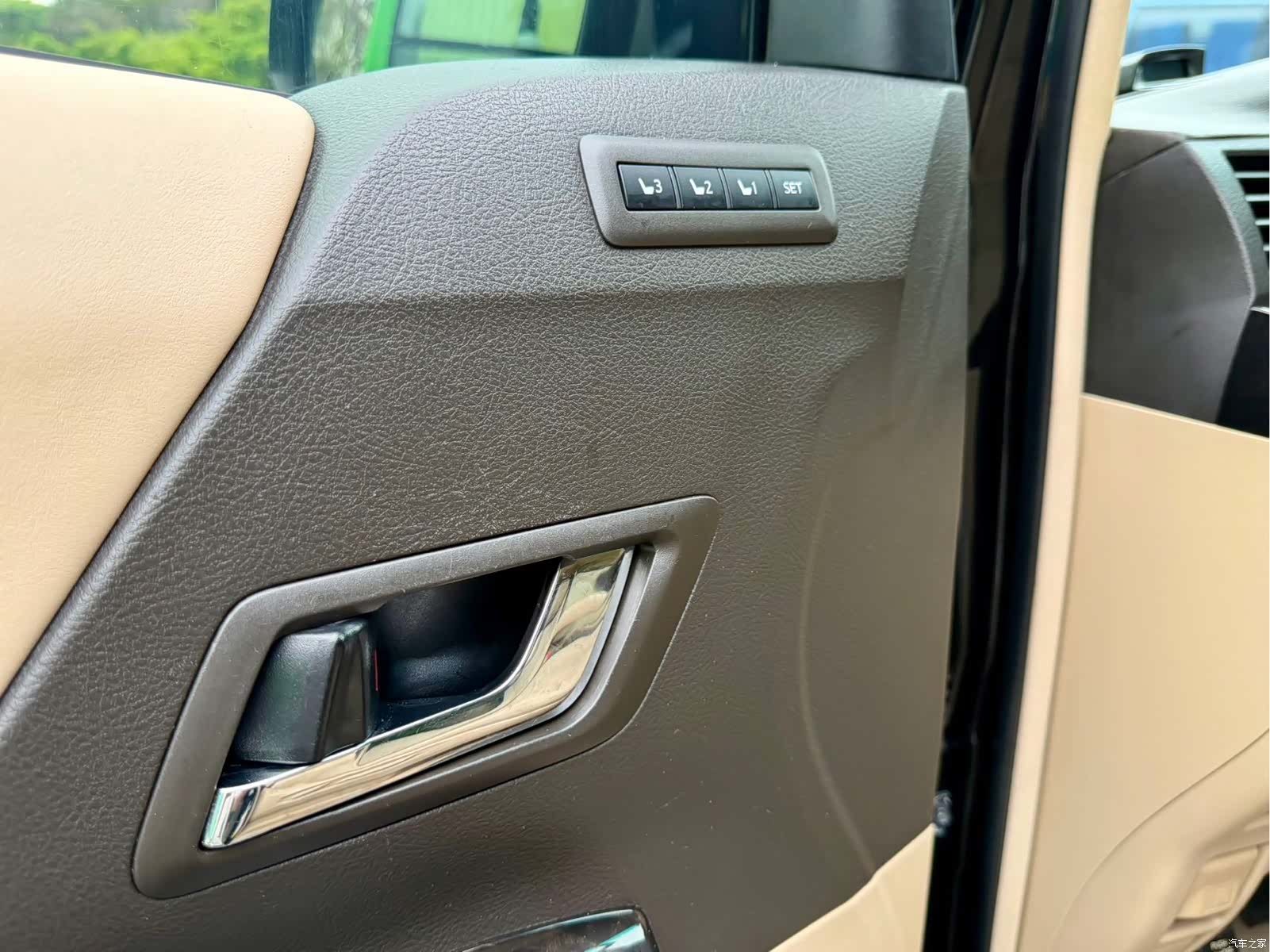 Toyota Alphard, 2012 24