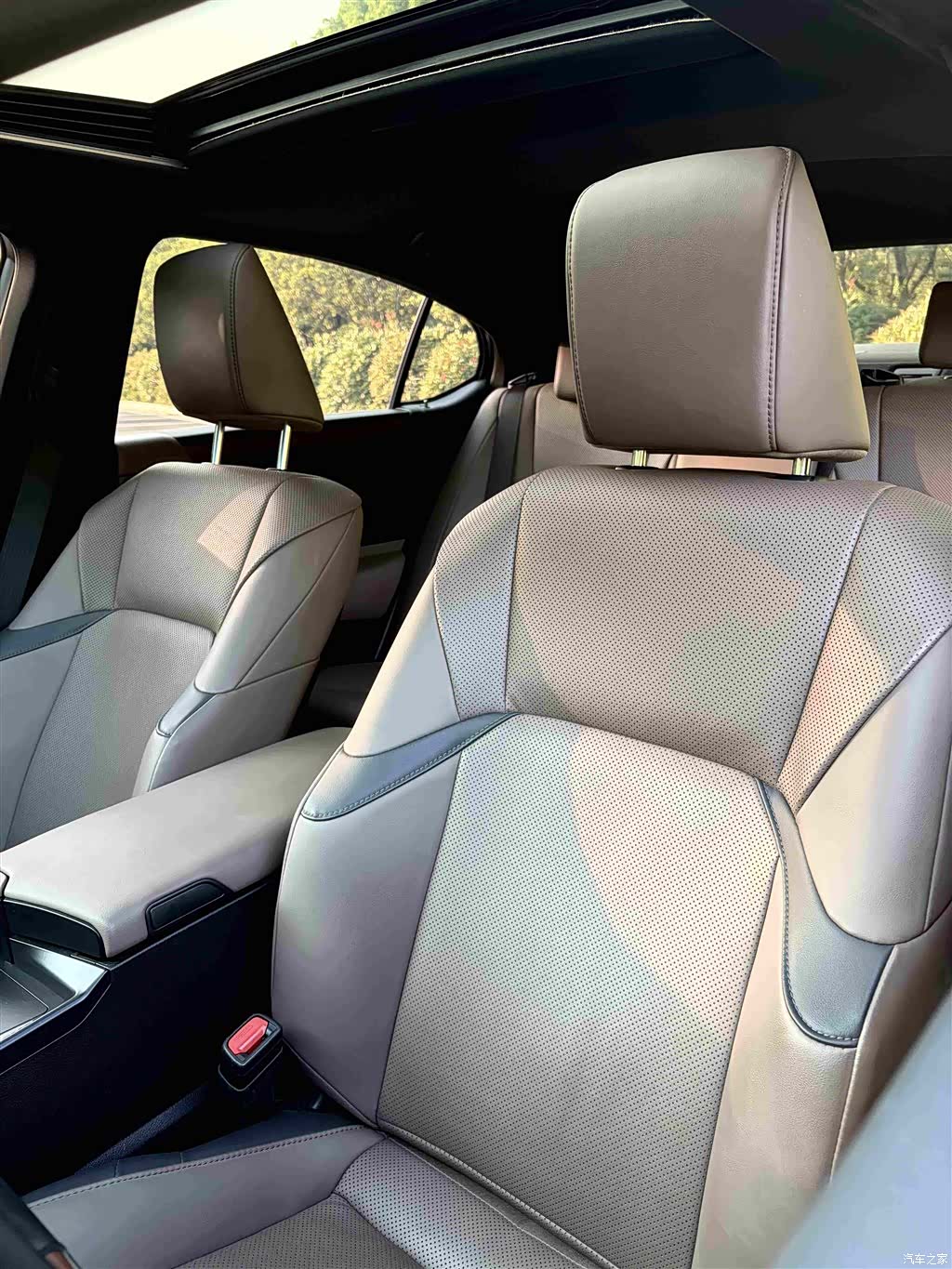 Lexus ES, 2024 12