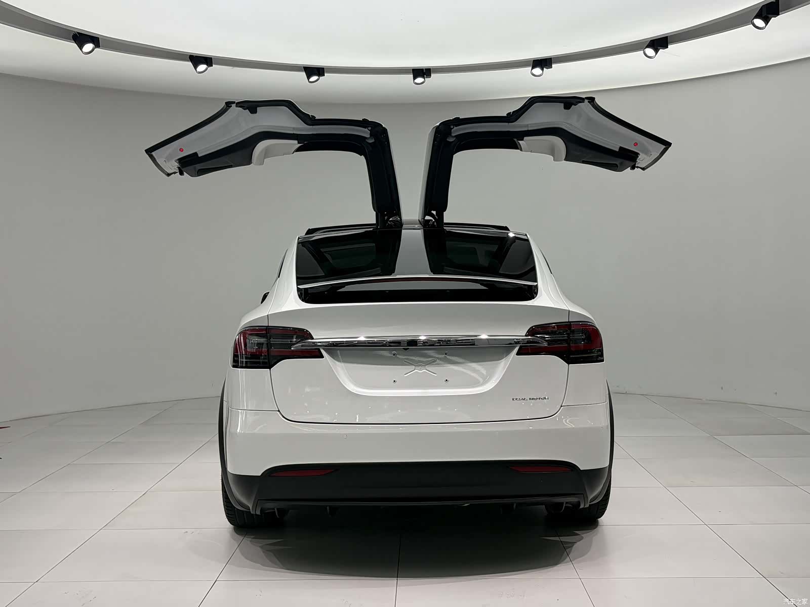 Tesla Model X, 2019 все фото