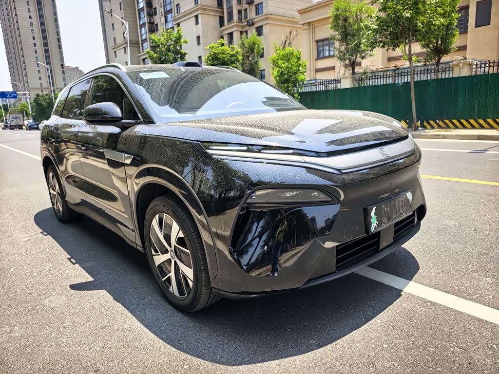 BYD Tang L