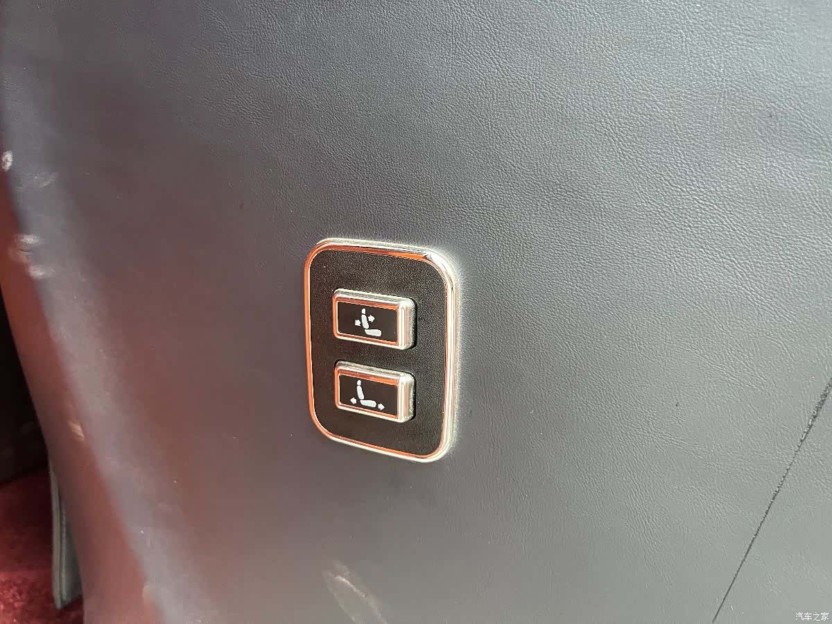 Mercedes-Benz 7, 2024 22