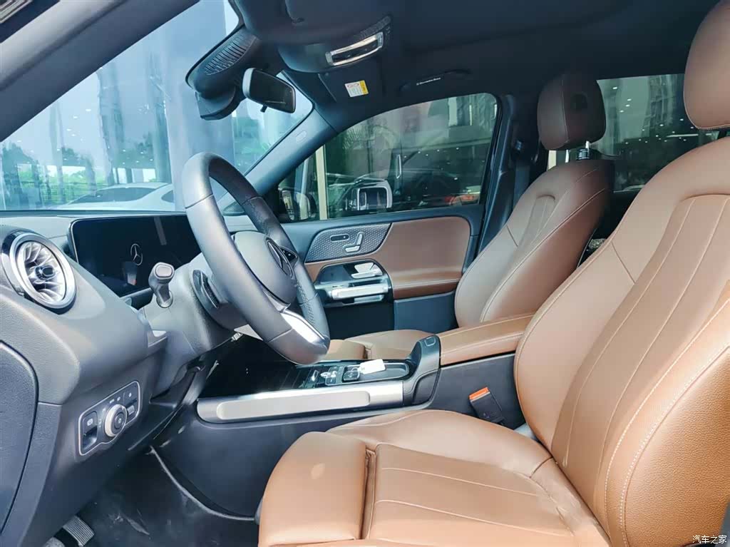 Mercedes-Benz GLB, 2024 10