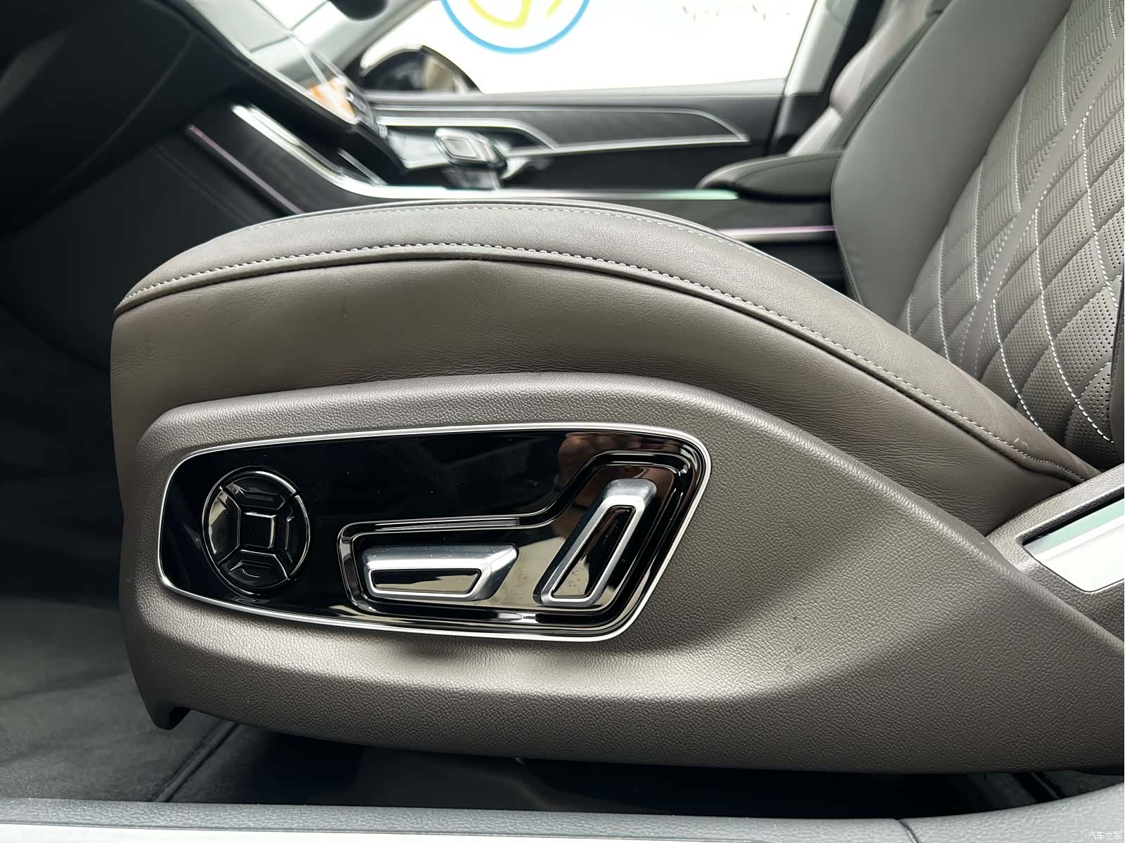 Audi A8L, 2026 9