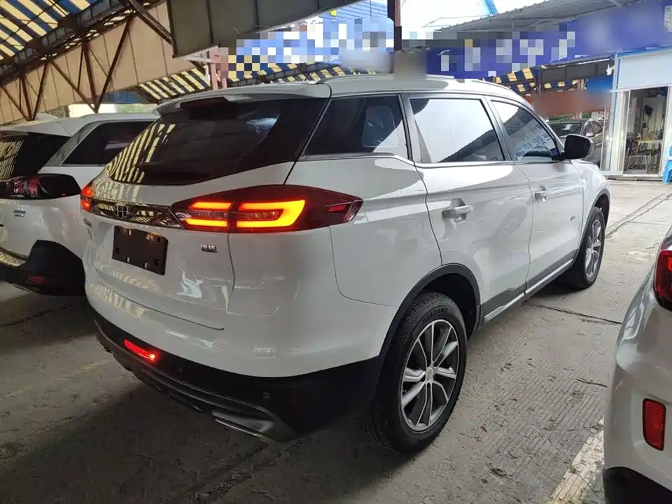 Geely Atlas