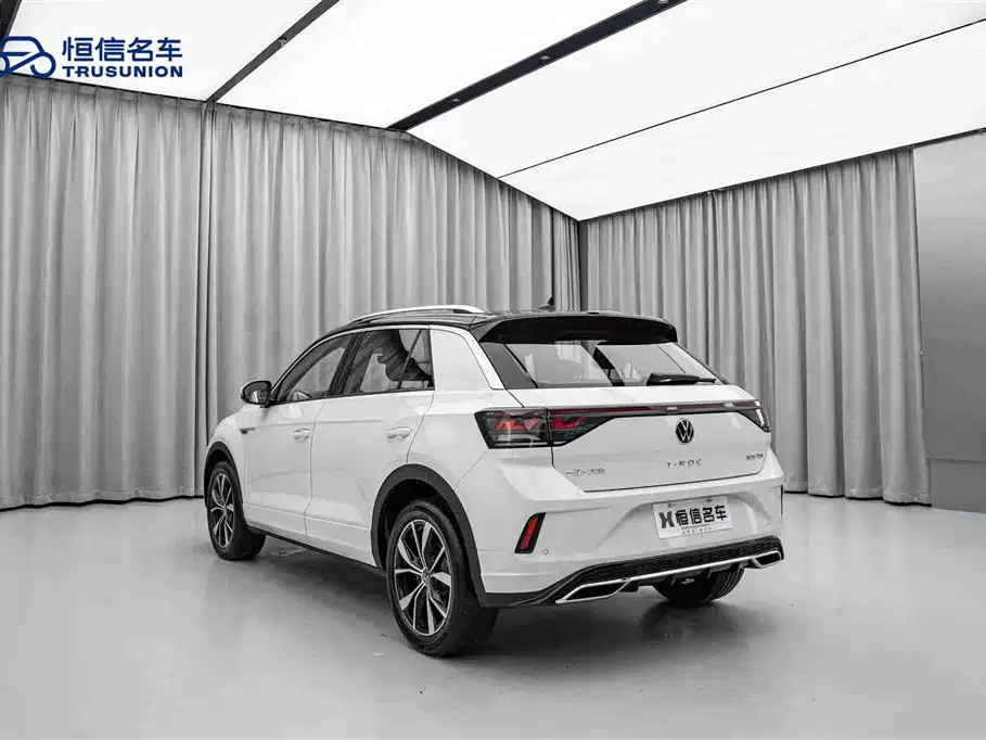 Volkswagen T-ROC exploring Songs