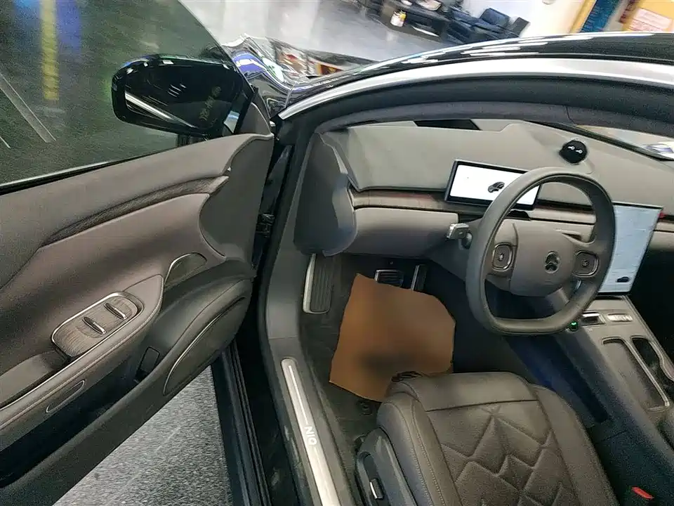 NIO ET7