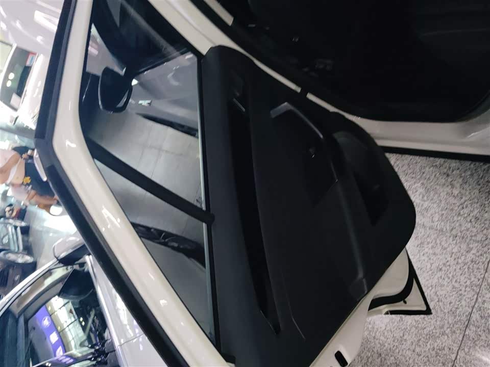 Volkswagen T-ROC exploring Songs