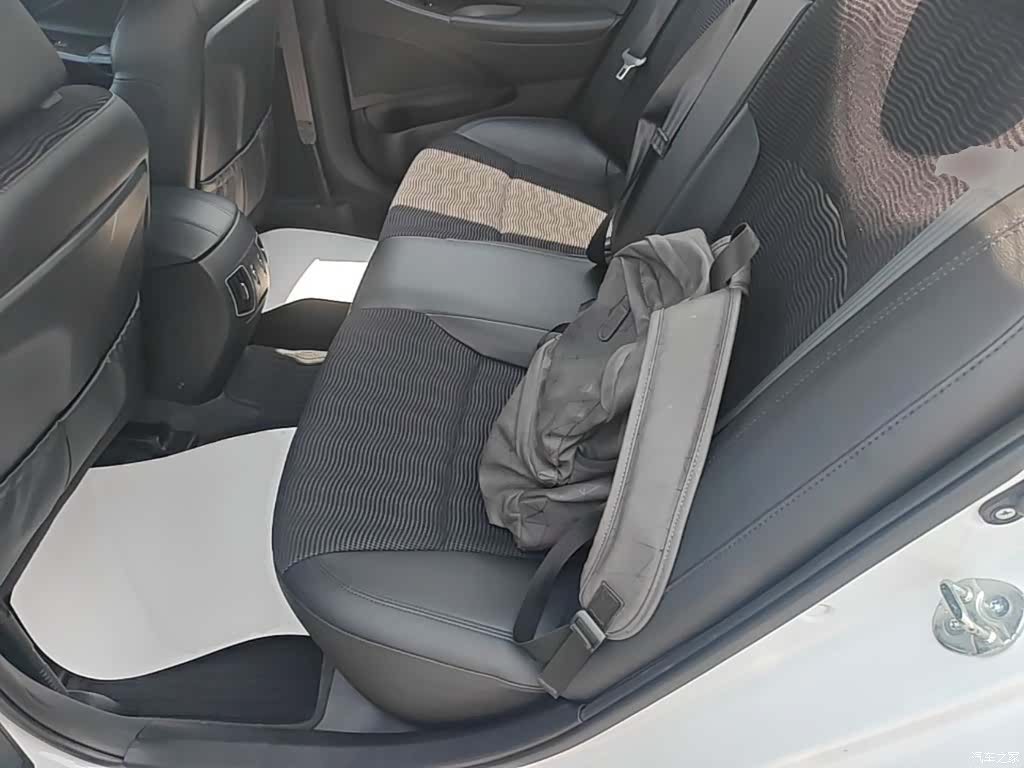 Hyundai Sonata, 2015 17