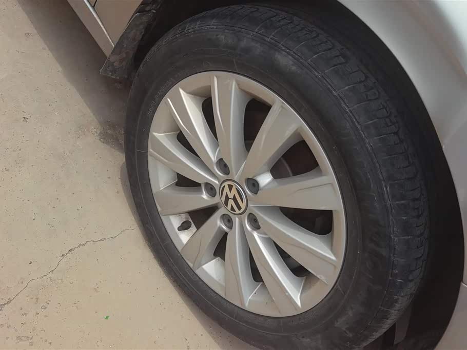 Volkswagen Sagitar