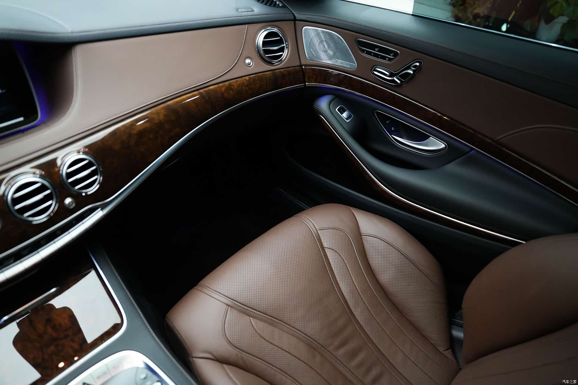 Mercedes-Benz S-Class, 2015 32