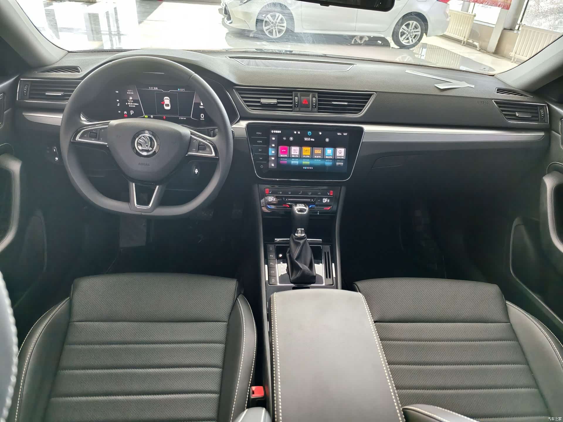 Skoda Superb, 2023 13