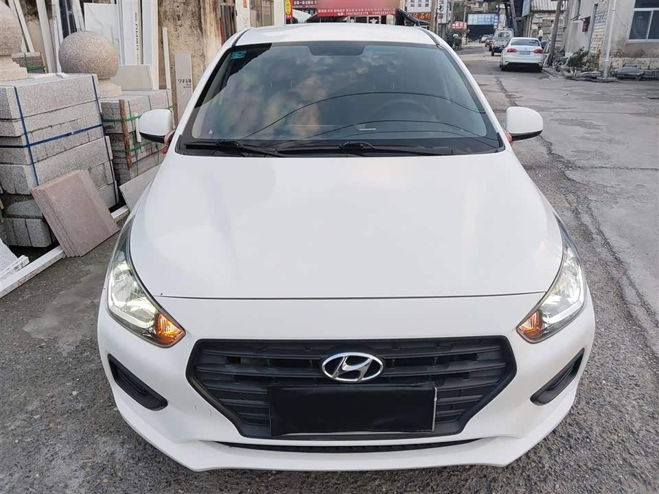 Hyundai Rena
