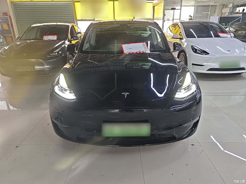 Tesla Model Y, 2023 3