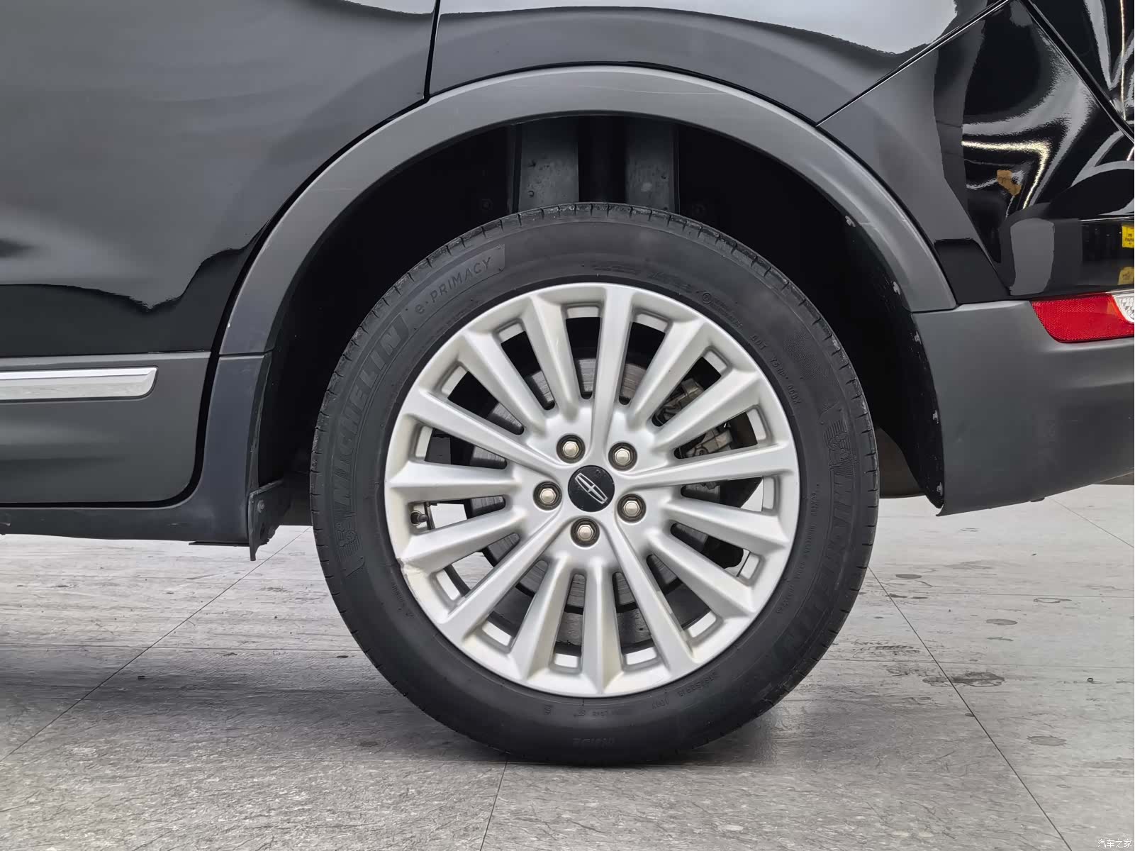 Lincoln MKC, 2019 13