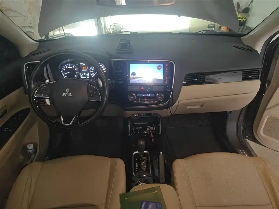 Mitsubishi Outlander