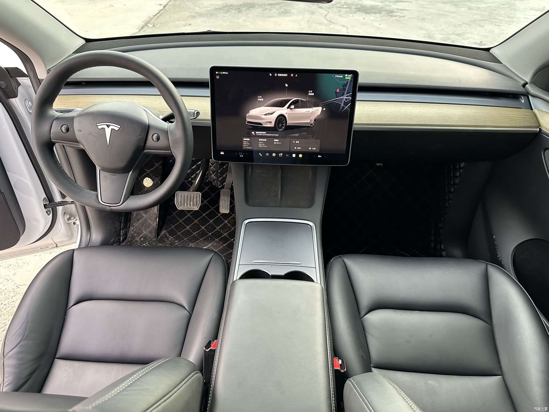 Tesla Model Y, 2023 все фото