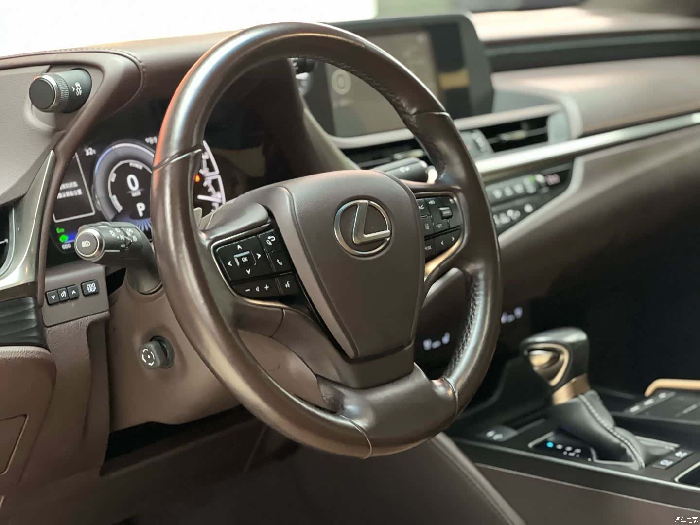 Lexus ES, 2021 7