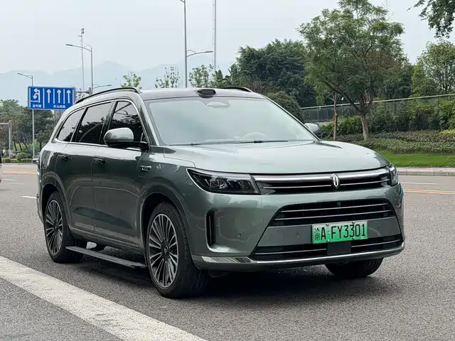 AITO M7 2024 — купить из Китая под заказ