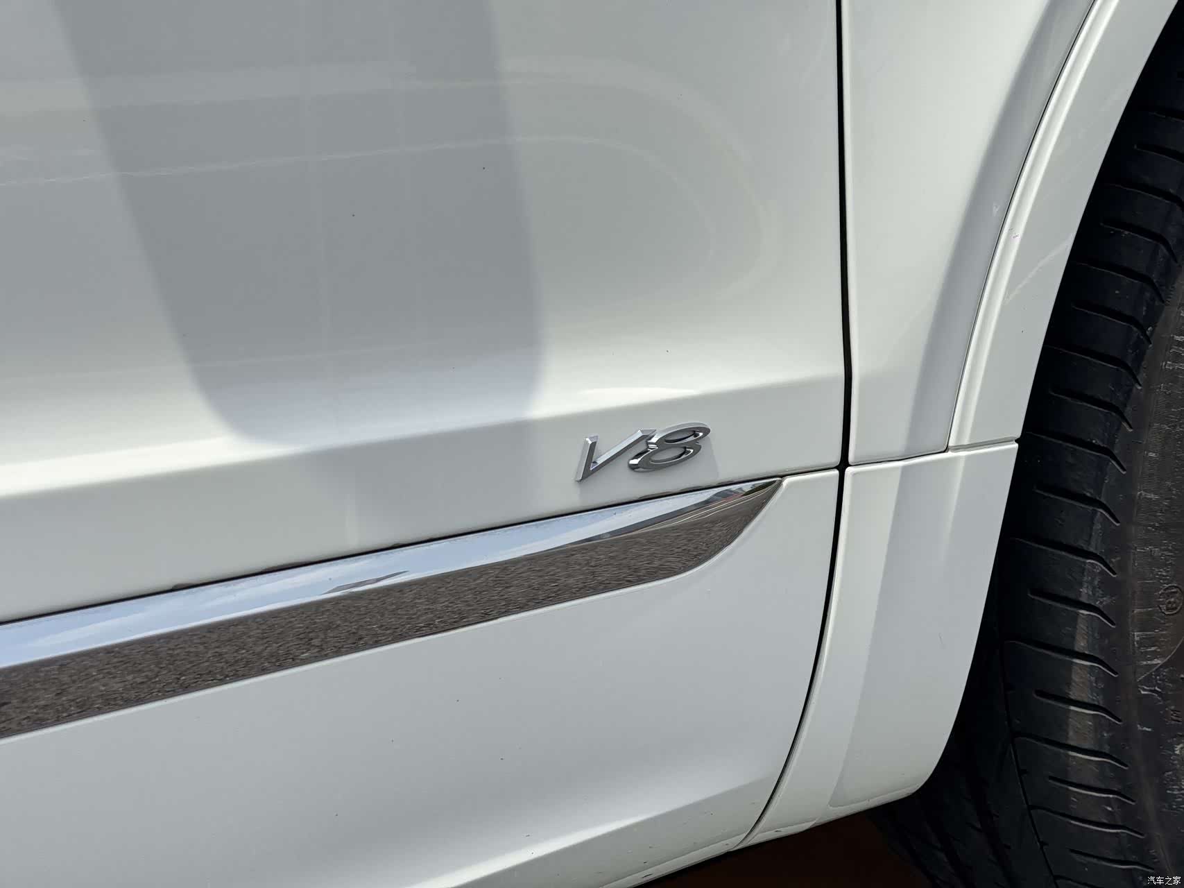 Bentley Bentayga, 2021 11