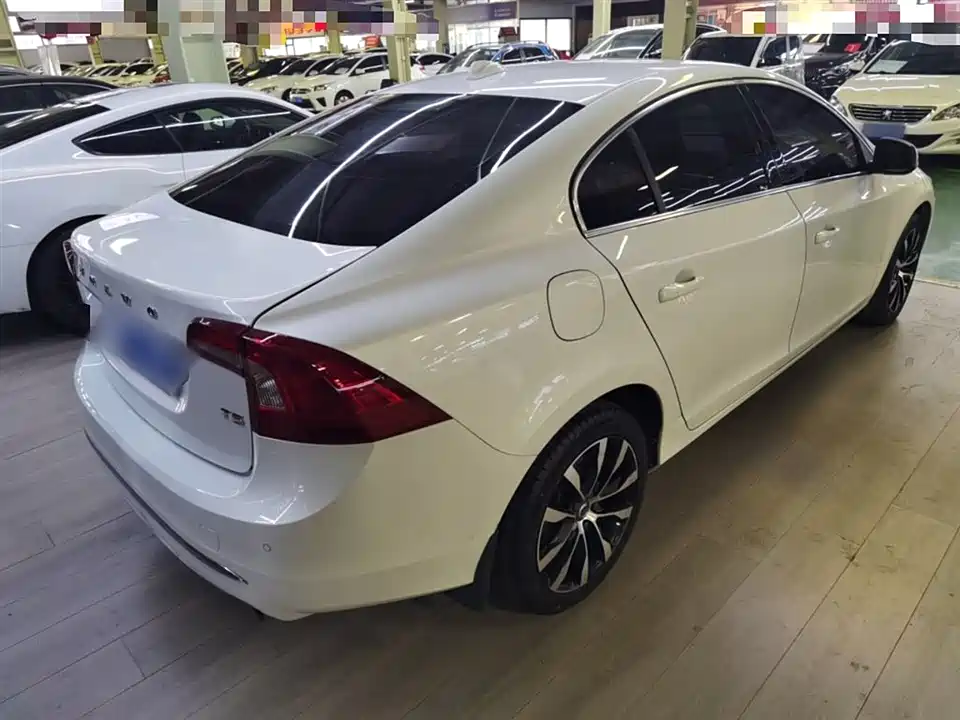 Volvo S60