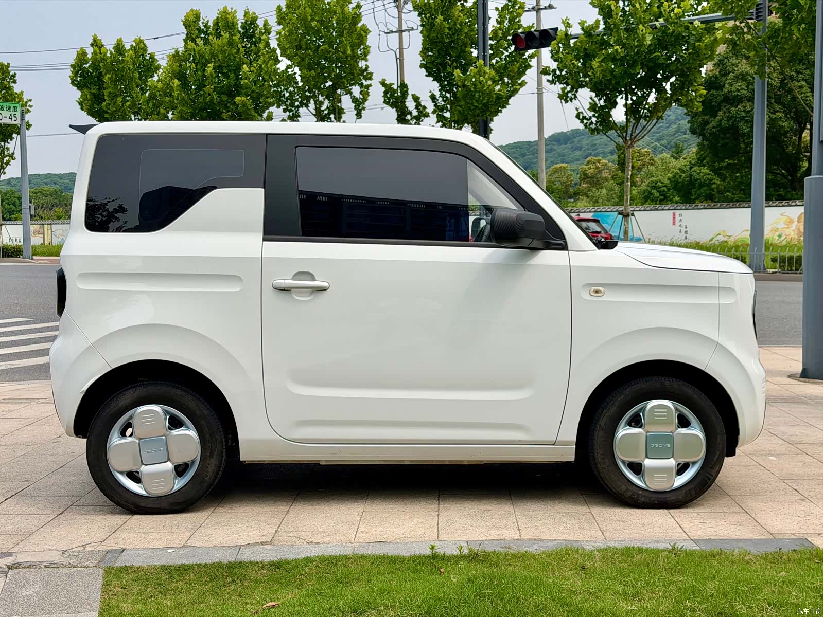 Geely Panda, 2025 7