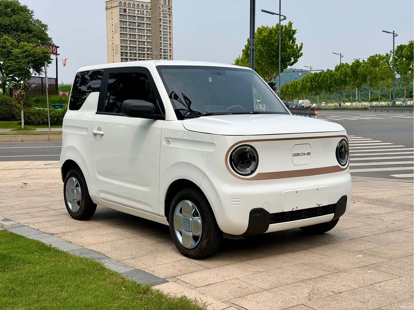 Geely Panda, 2025 8