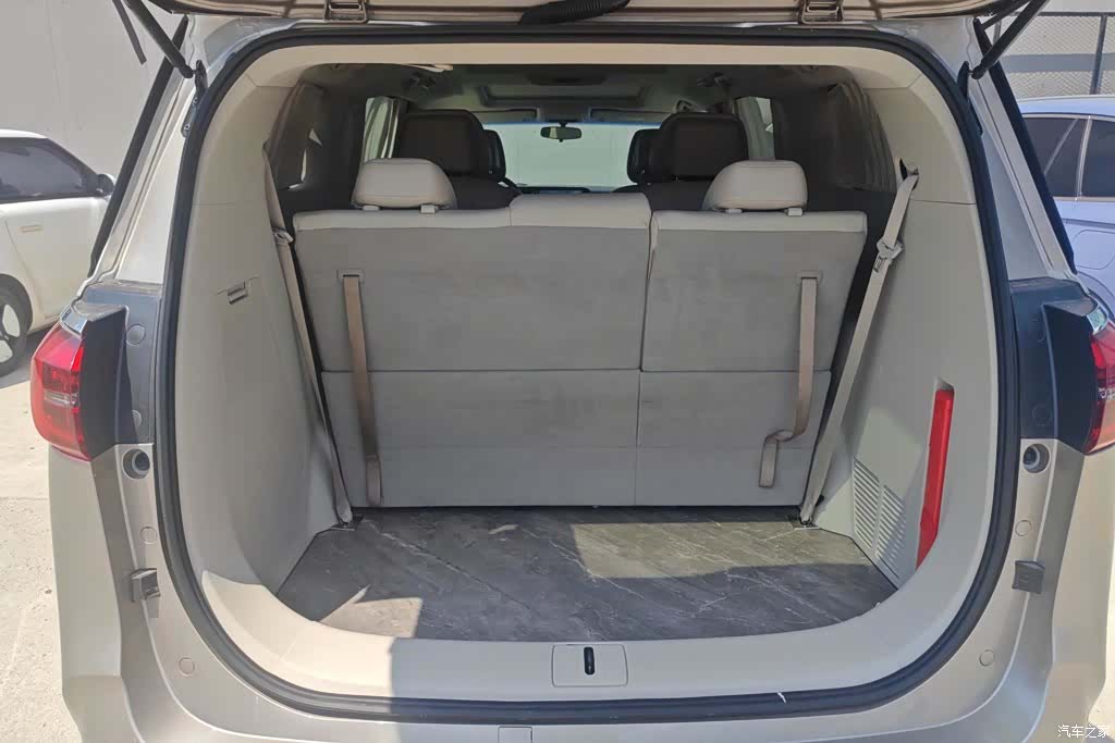 Buick GL8, 2023 4