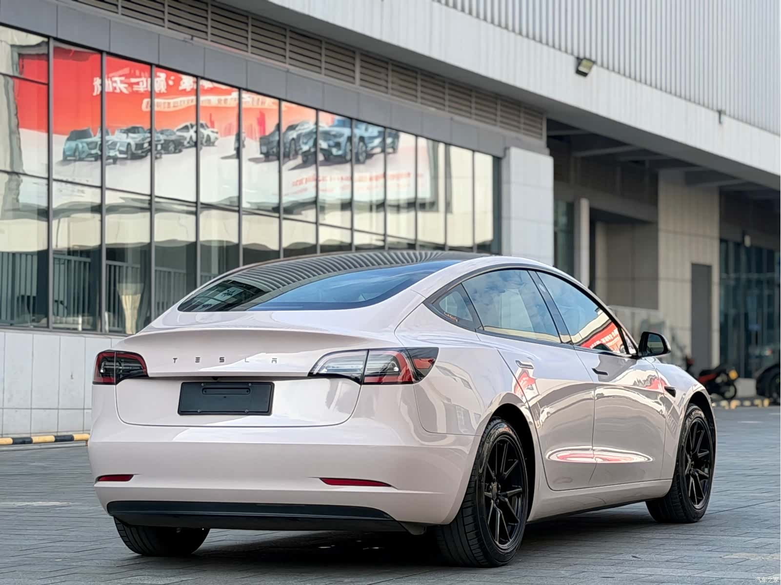 Tesla Model 3, 2019 10