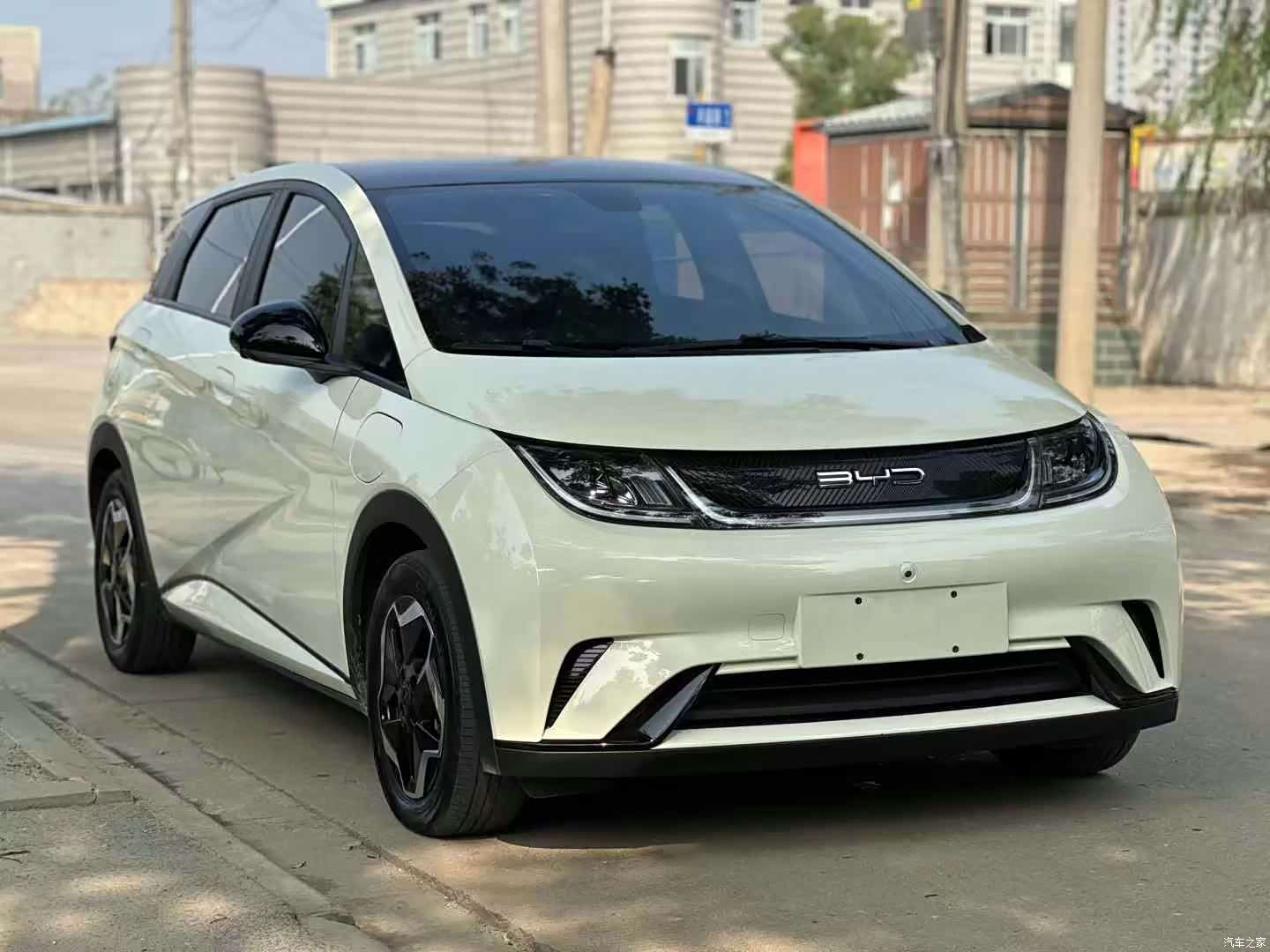 BYD Dolphin, 2022 3