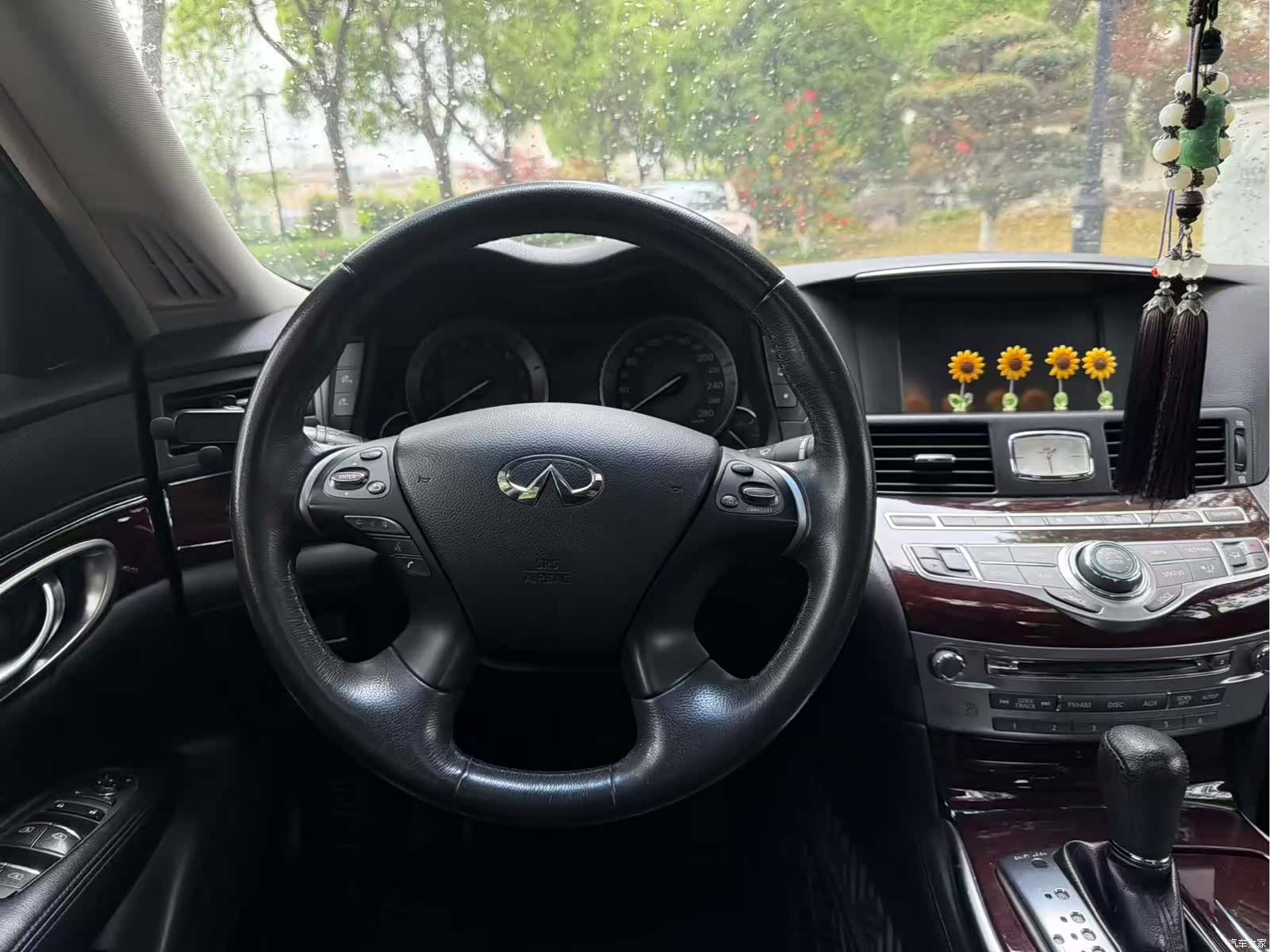 Infiniti Q70, 2016 17