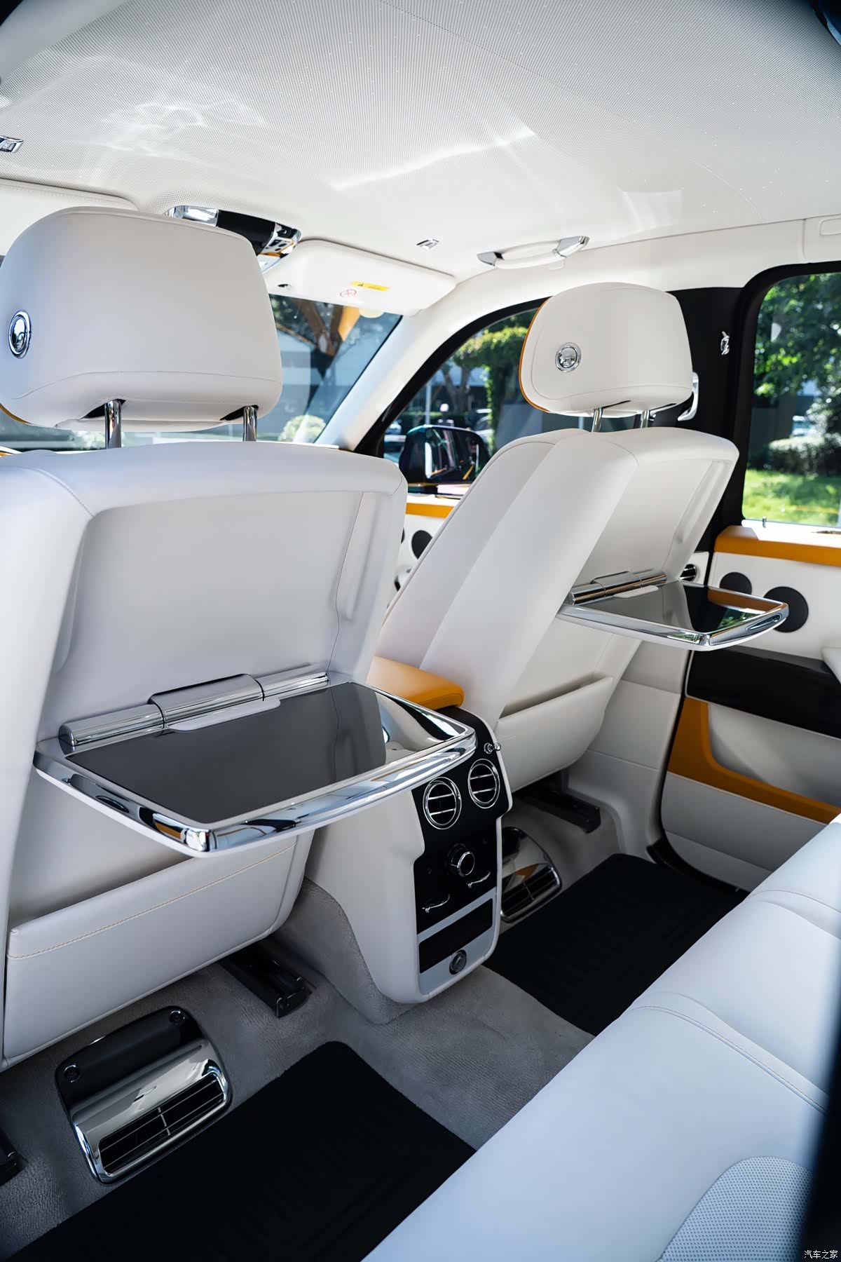 Rolls-Royce Cullinan, 2024 17