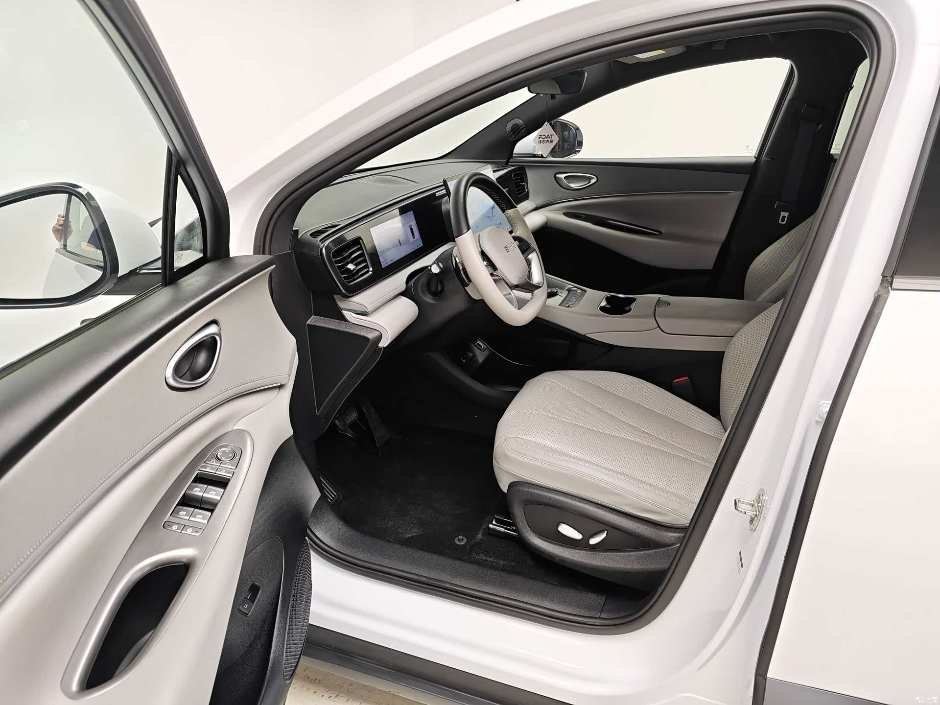 BYD HiAce, 2025 15