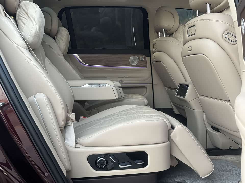 AITO Ask the world M9