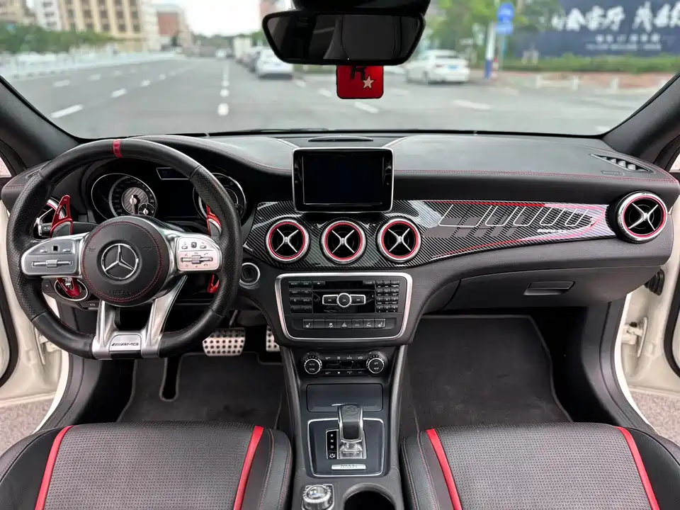 Mercedes-Benz CLA AMG