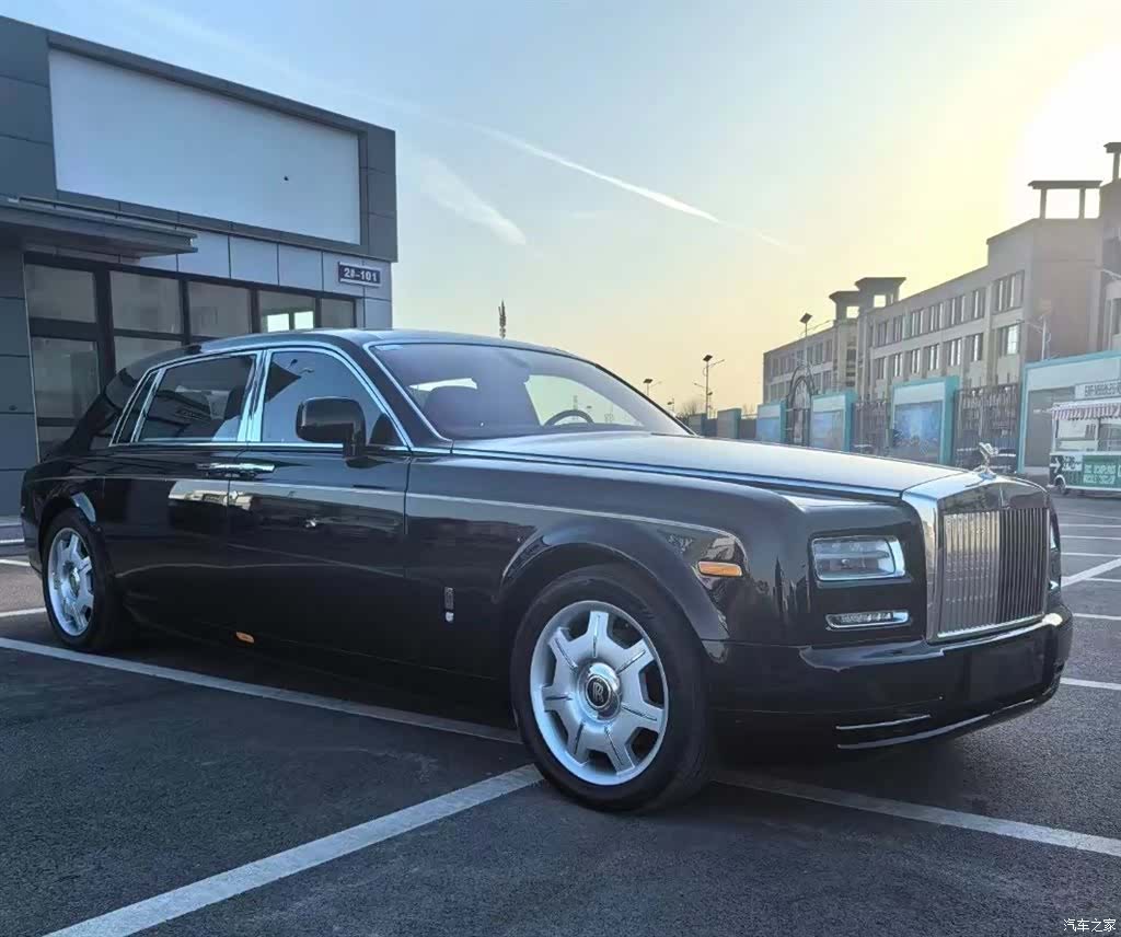 Rolls-Royce Phantom, 2011 3