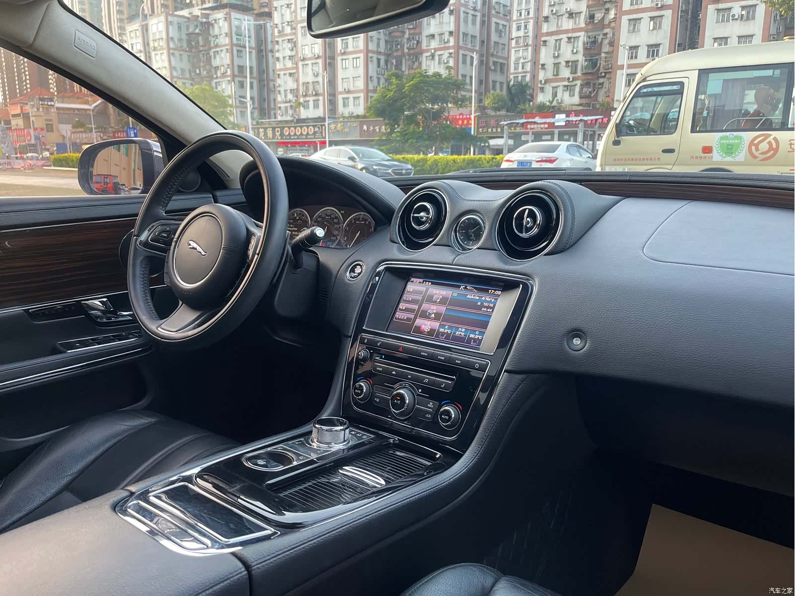 Jaguar XJ, 2014 14