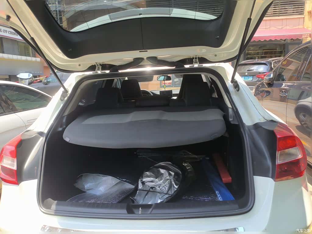 Mercedes-Benz GLA, 2015 10