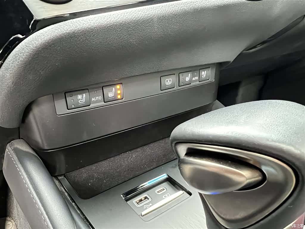 Lexus ES, 2024 14