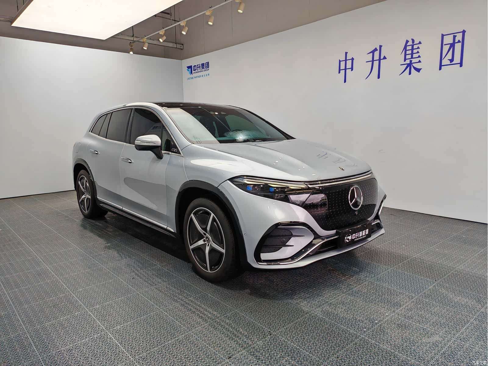 Mercedes-Benz EQS, 2023 3