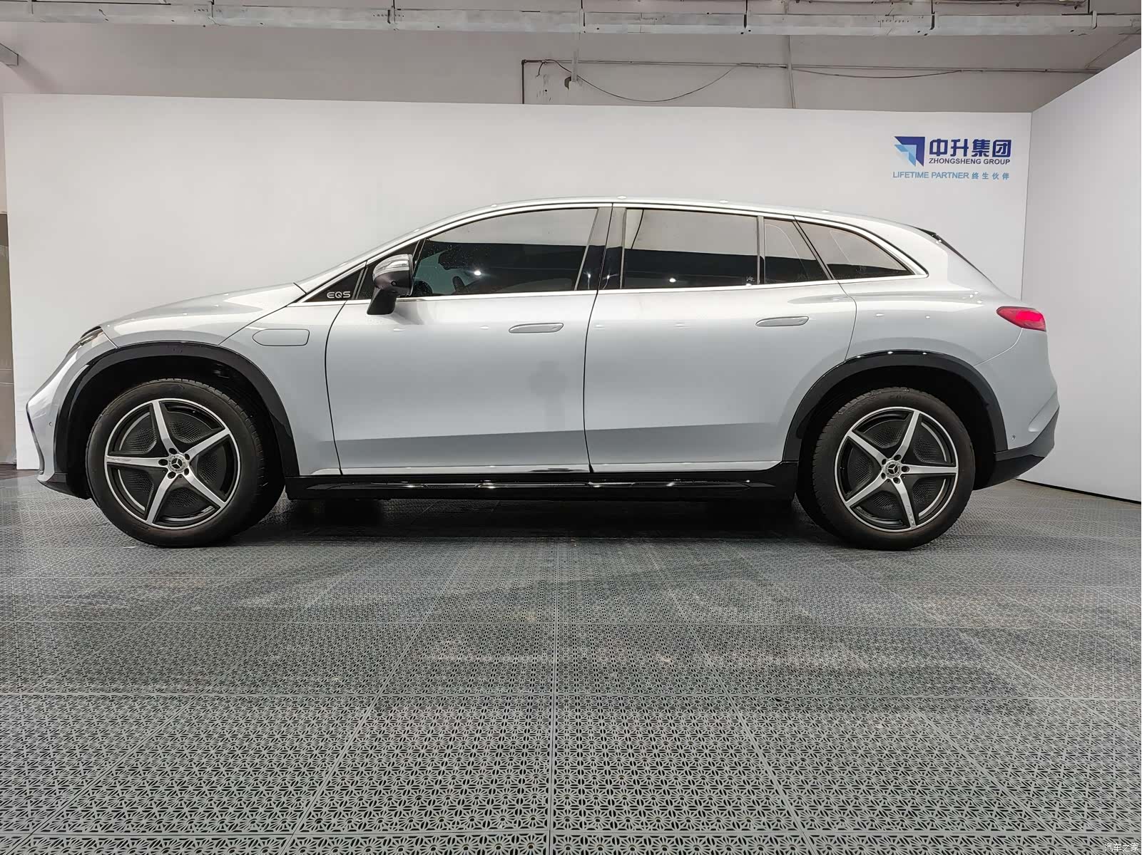 Mercedes-Benz EQS, 2023 7