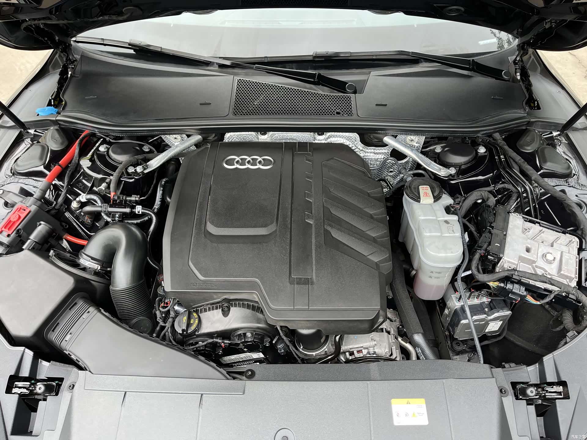 Audi A7L, 2024 17
