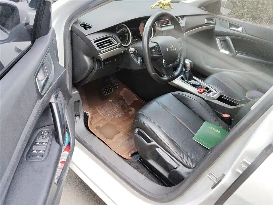 Peugeot 408