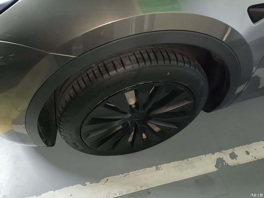 Tesla Model Y, 2023 23