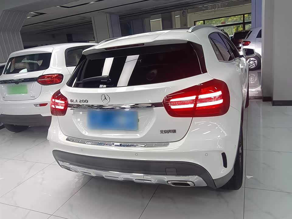 Mercedes-Benz GLA
