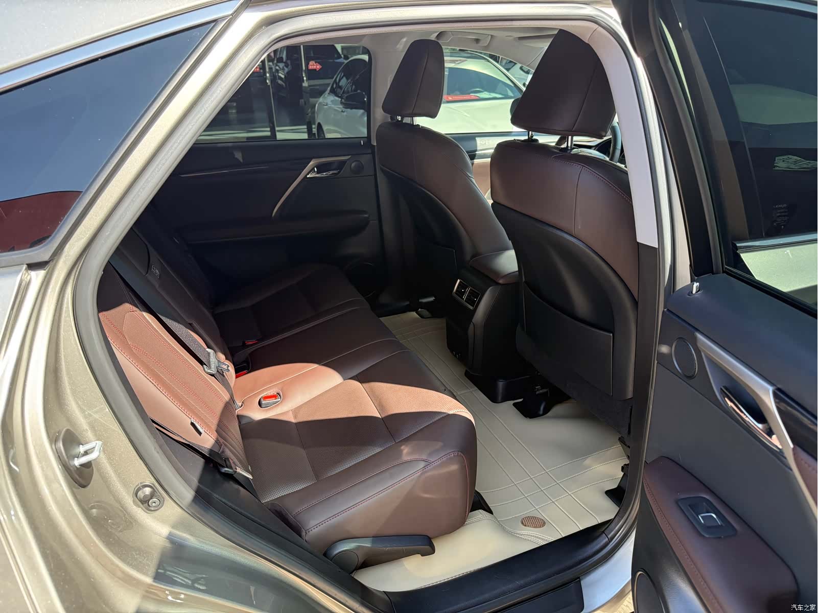Lexus RX, 2022 16