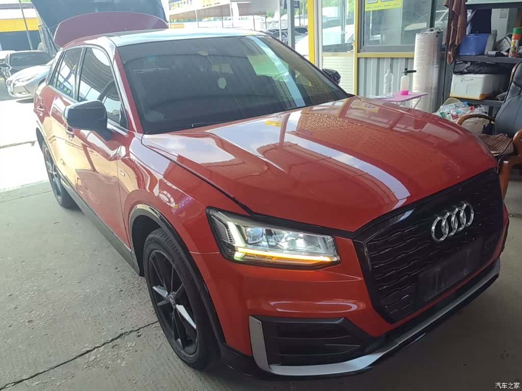 Audi Q2L, 2019 4
